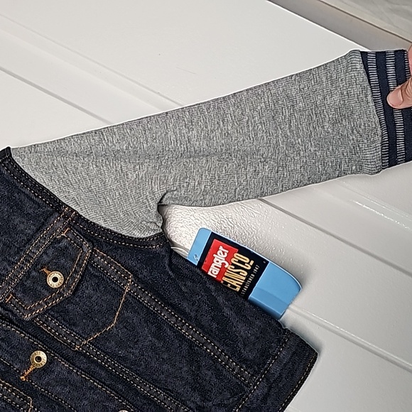 NWT Wrangler 2T denim button up jacket w/hoodie - Picture 4 of 9